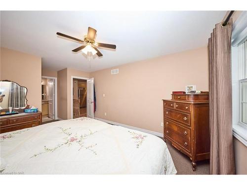 42 Chicory Crescent, St. Catharines, ON - Indoor Photo Showing Bedroom