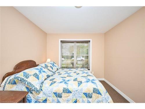 42 Chicory Crescent, St. Catharines, ON - Indoor Photo Showing Bedroom