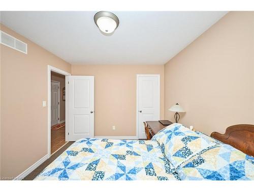 42 Chicory Crescent, St. Catharines, ON - Indoor Photo Showing Bedroom