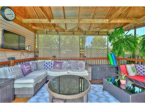 23 Andrea Drive, St. Catharines, ON -  Photo Showing Living Room