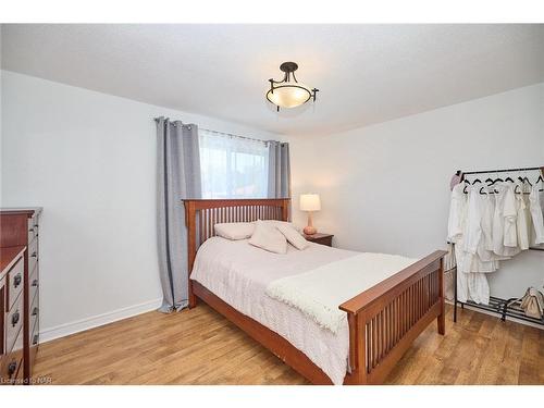 23 Andrea Drive, St. Catharines, ON - Indoor Photo Showing Bedroom