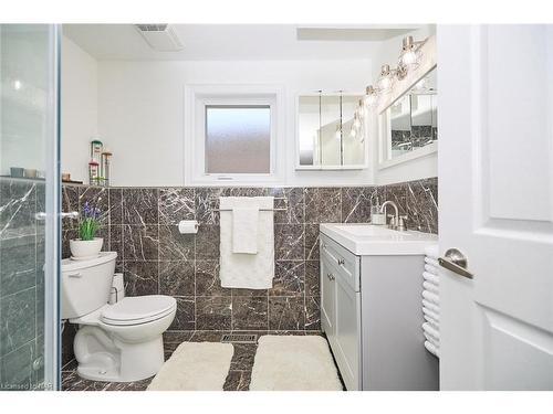 23 Andrea Drive, St. Catharines, ON - Indoor Photo Showing Bathroom