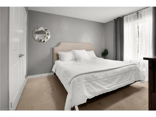 13 Hilts Court, St. Catharines, ON - Indoor Photo Showing Bedroom