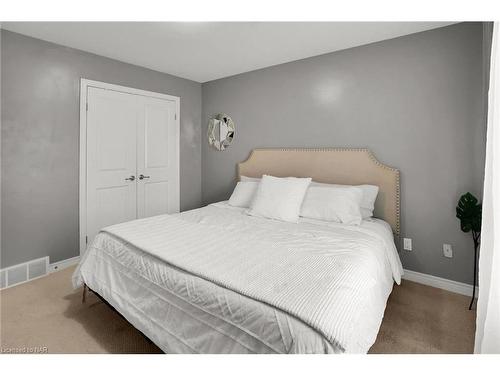 13 Hilts Court, St. Catharines, ON - Indoor Photo Showing Bedroom