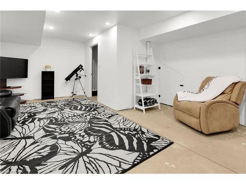 13 Hilts Court, St. Catharines, ON - Indoor Photo Showing Bedroom