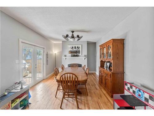 6736 Buckingham Drive, Niagara Falls, ON - Indoor Photo Showing Dining Room