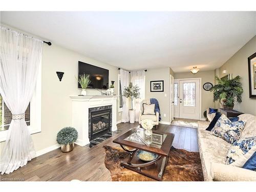 98 Cardinal Crescent, Welland, ON - Indoor Photo Showing Living Room With Fireplace