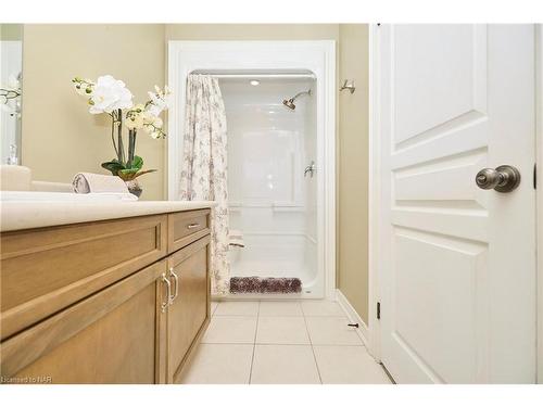 98 Cardinal Crescent, Welland, ON - Indoor Photo Showing Bathroom