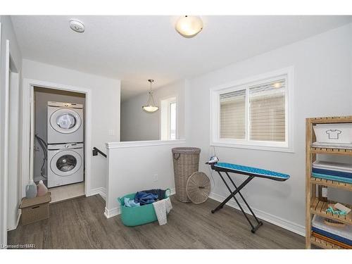 128 Sunflower Place, Welland, ON - Indoor Photo Showing Laundry Room