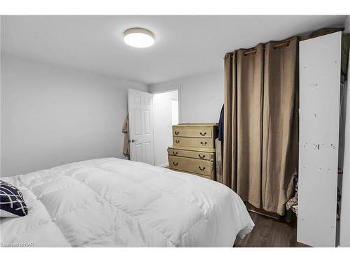 365 Ashwood Avenue, Crystal Beach, ON - Indoor Photo Showing Bedroom