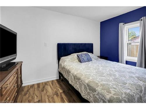 365 Ashwood Avenue, Crystal Beach, ON - Indoor Photo Showing Bedroom