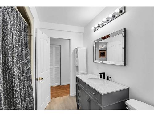 365 Ashwood Avenue, Crystal Beach, ON - Indoor Photo Showing Bathroom