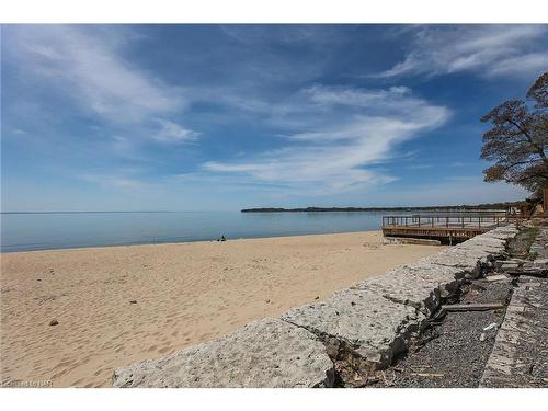 365 Ashwood Avenue, Crystal Beach, ON - Outdoor With Body Of Water With View