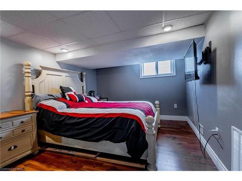 187 Clarke Street, Port Colborne, ON - Indoor Photo Showing Bedroom