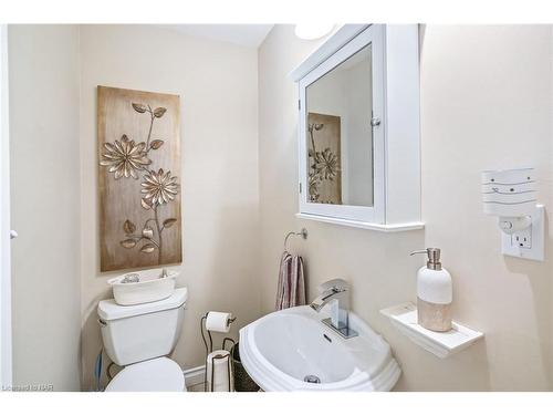 1198 Balfour Street Street, Fenwick, ON - Indoor Photo Showing Bathroom