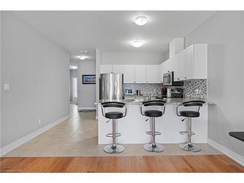 1033 Meadowood Street, Fort Erie, ON - Indoor Photo Showing Kitchen With Double Sink