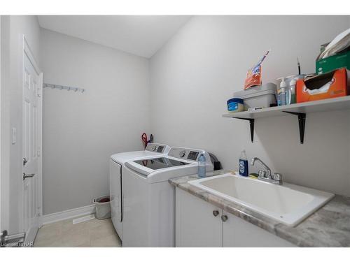 1033 Meadowood Street, Fort Erie, ON - Indoor Photo Showing Laundry Room