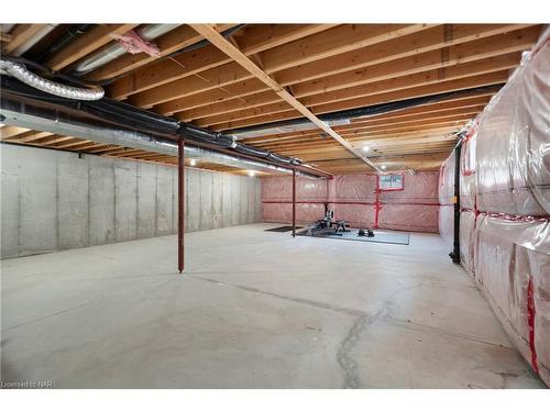 1033 Meadowood Street, Fort Erie, ON - Indoor Photo Showing Basement