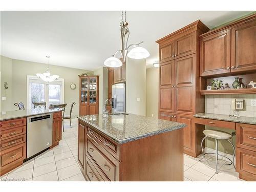 693 Line 3 Road, Niagara-On-The-Lake, ON - Indoor Photo Showing Kitchen