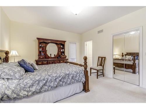 693 Line 3 Road, Niagara-On-The-Lake, ON - Indoor Photo Showing Bedroom