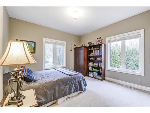 693 Line 3 Road, Niagara-On-The-Lake, ON - Indoor Photo Showing Bedroom