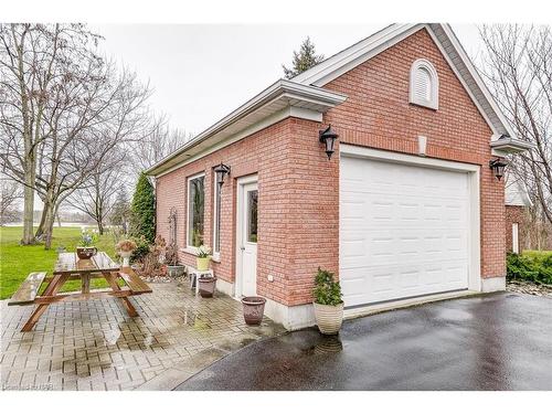 693 Line 3 Road, Niagara-On-The-Lake, ON - Outdoor With Exterior