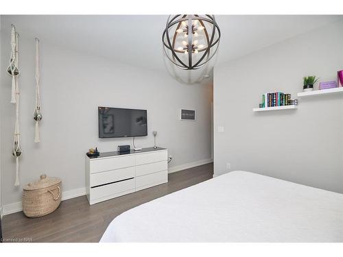 28 Venture Way, Thorold, ON - Indoor Photo Showing Bedroom