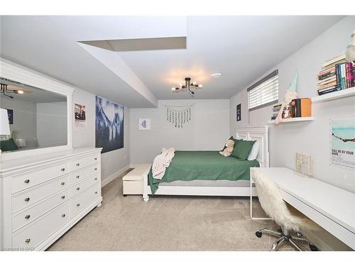 28 Venture Way, Thorold, ON - Indoor Photo Showing Bedroom