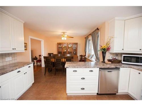 15854 Niagara River Parkway, Niagara-On-The-Lake, ON - Indoor Photo Showing Kitchen