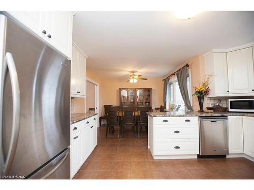 15854 Niagara River Parkway, Niagara-On-The-Lake, ON - Indoor Photo Showing Kitchen