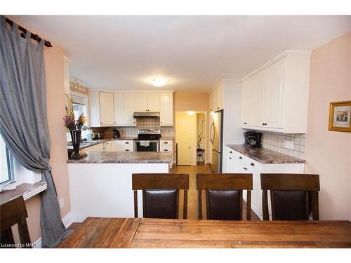 15854 Niagara River Parkway, Niagara-On-The-Lake, ON - Indoor Photo Showing Kitchen