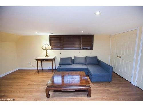 15854 Niagara River Parkway, Niagara-On-The-Lake, ON - Indoor Photo Showing Living Room