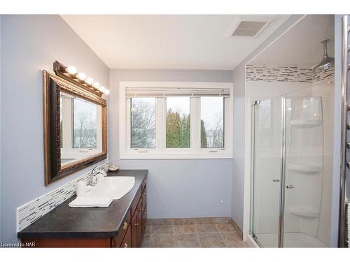 15854 Niagara River Parkway, Niagara-On-The-Lake, ON - Indoor Photo Showing Bathroom