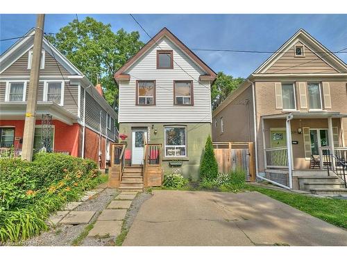 5215 Palmer Avenue, Niagara Falls, ON - Outdoor With Deck Patio Veranda With Facade