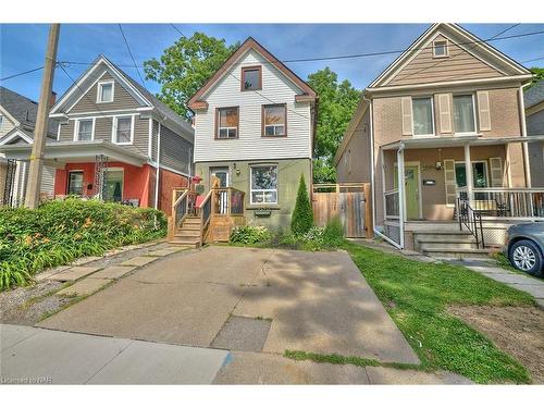 5215 Palmer Avenue, Niagara Falls, ON - Outdoor With Facade