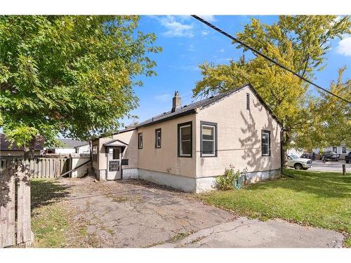 11 1/2 Willow Street, St. Catharines, ON - Outdoor