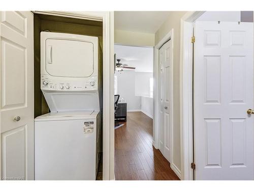 23-608 Simcoe Street, Niagara-On-The-Lake, ON - Indoor Photo Showing Laundry Room