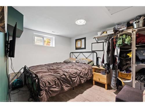 908 Netherby Road, Welland, ON - Indoor Photo Showing Bedroom