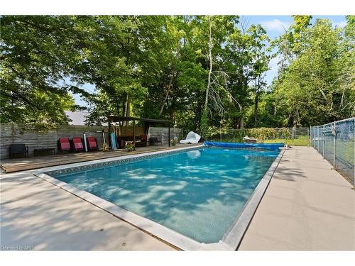 908 Netherby Road, Welland, ON - Outdoor With In Ground Pool With Backyard