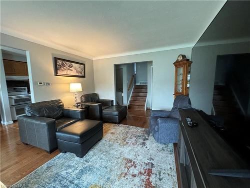 25 Royal Road, Port Colborne, ON - Indoor Photo Showing Living Room