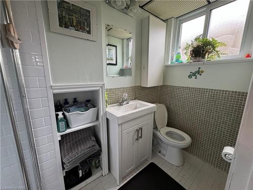 25 Royal Road, Port Colborne, ON - Indoor Photo Showing Bathroom