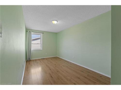 35-242 Lakeport Road, St. Catharines, ON - Indoor Photo Showing Other Room