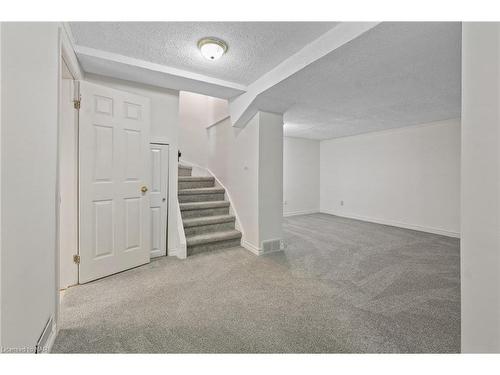 35-242 Lakeport Road, St. Catharines, ON - Indoor Photo Showing Other Room