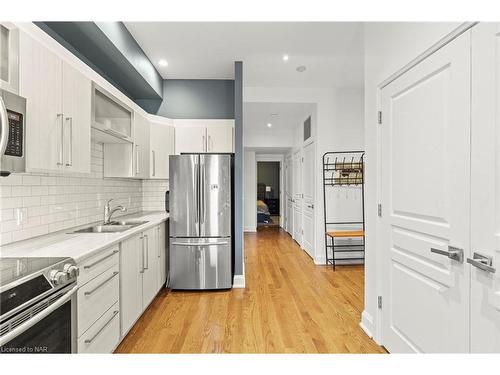 202-3710 Main Street Street, Niagara Falls, ON - Indoor Photo Showing Kitchen With Double Sink With Upgraded Kitchen