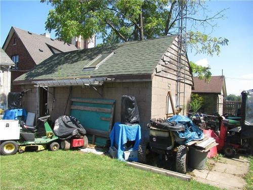 5566 Robinson Street, Niagara Falls, ON - Outdoor