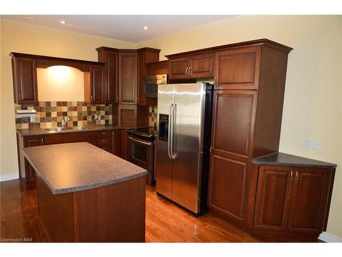 Th 18-575 Simcoe Street, Niagara-On-The-Lake, ON - Indoor Photo Showing Kitchen