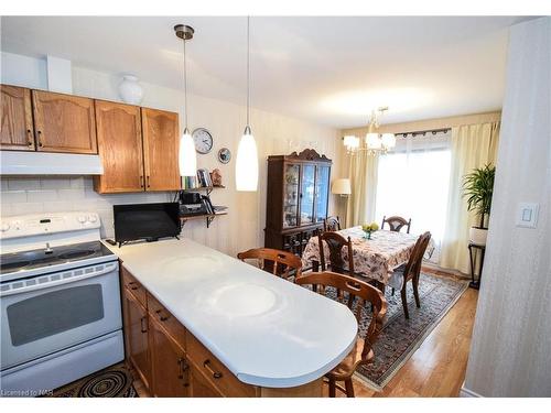 40-122 Bunting Road, St. Catharines, ON - Indoor Photo Showing Kitchen