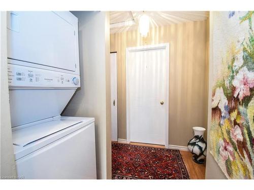 40-122 Bunting Road, St. Catharines, ON - Indoor Photo Showing Laundry Room