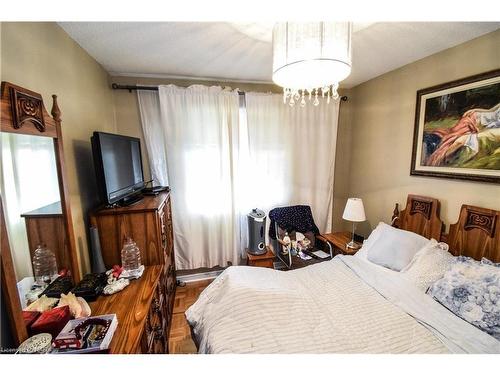 40-122 Bunting Road, St. Catharines, ON - Indoor Photo Showing Bedroom