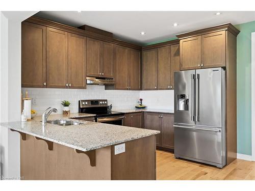 63 Brock Street Street, Niagara-On-The-Lake, ON - Indoor Photo Showing Kitchen With Double Sink